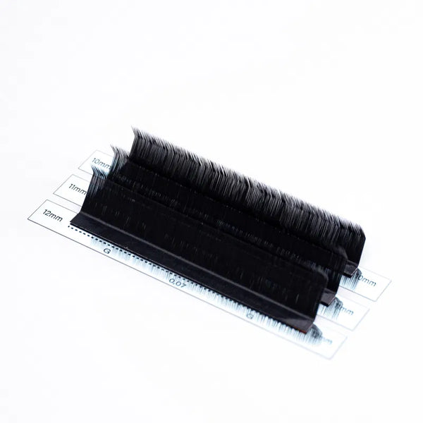 Iconic | G-Curl | 0.07 | 16 rows of lashes | Mixbox